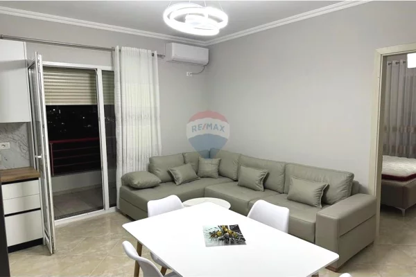 Shtepi me qera Apartament ne Tirane, 1+1, Mobilimi E mobiluar, Pagesa 550  Euro.