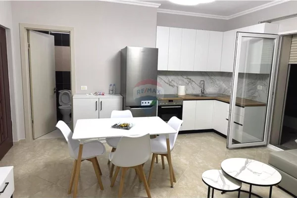 Shtepi me qera Apartament ne Tirane, 1+1, Mobilimi E mobiluar, Pagesa 550  Euro.
