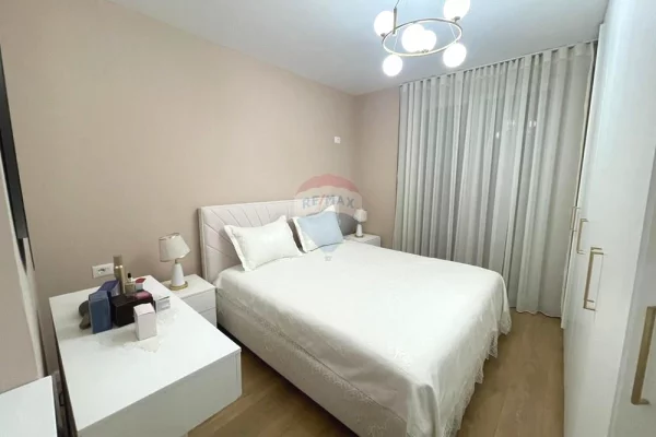 Shtepi ne shitje Apartament ne Tirane, 1+1, Mobilimi E mobiluar, Pagesa 110,000  Euro.