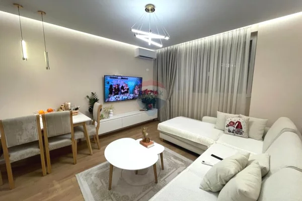 Shtepi ne shitje Apartament ne Tirane, 1+1, Mobilimi E mobiluar, Pagesa 110,000  Euro.