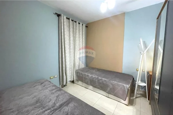 Shtepi me qera Apartament ne Tirane, 2+1, Mobilimi E mobiluar, Pagesa 65,000  Leke.