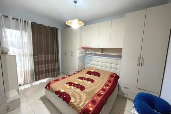 Shtepi me qera Apartament ne Tirane, 2+1, Mobilimi E mobiluar, Pagesa 65,000  Leke.