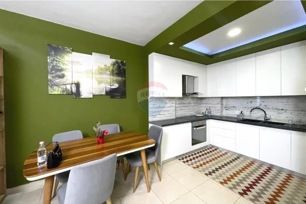 Shtepi me qera Apartament ne Tirane, 2+1, Mobilimi E mobiluar, Pagesa 65,000  Leke.