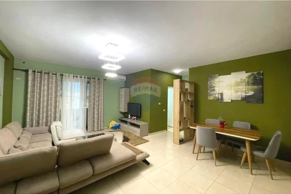 Shtepi me qera Apartament ne Tirane, 2+1, Mobilimi E mobiluar, Pagesa 65,000  Leke.