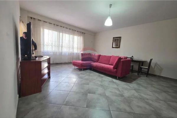 Shtepi me qera Apartament ne Tirane, 1+1, Mobilimi E mobiluar, Pagesa 400  Euro.