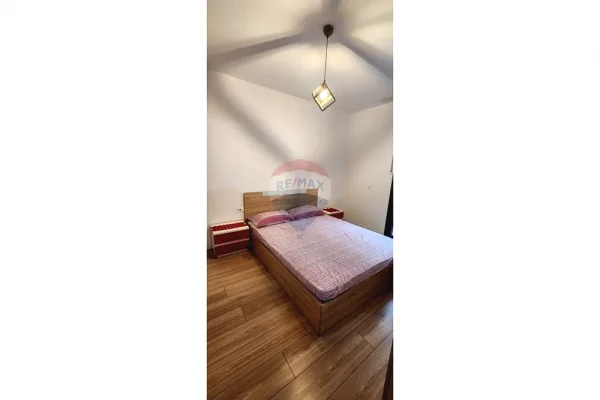 Shtepi me qera Apartament ne Tirane, 1+1, Mobilimi E mobiluar, Pagesa 550  Euro.