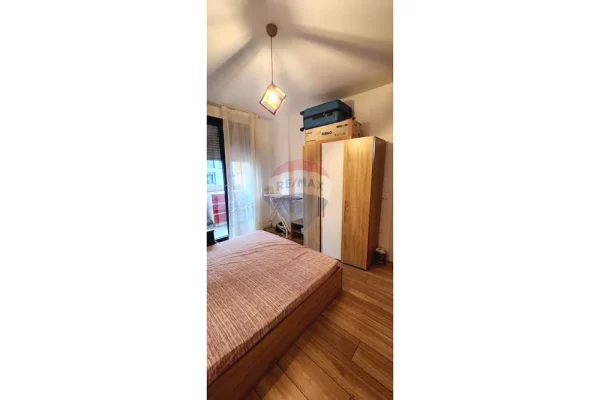 Shtepi me qera Apartament ne Tirane, 1+1, Mobilimi E mobiluar, Pagesa 550  Euro.