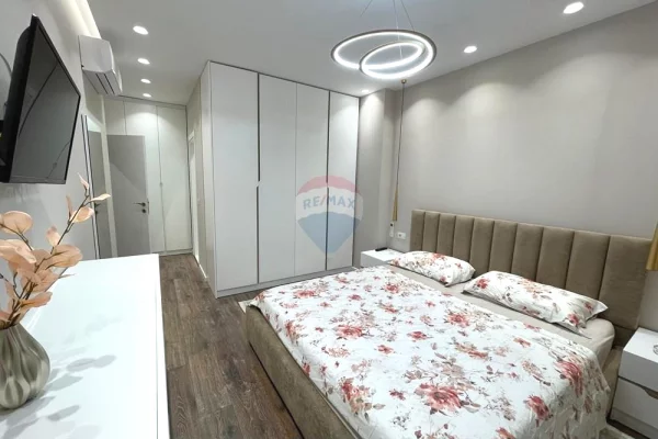 Shtepi me qera Apartament ne Tirane, 2+1, Mobilimi E mobiluar, Pagesa 800  Euro.