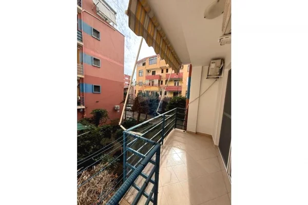 Shtepi ne shitje Apartament ne Durres, 1+1, Mobilimi E mobiluar, Pagesa 125,000  Euro.