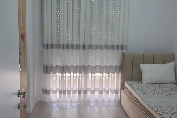 Shtepi me qera Apartament ne Tirane, 2+1, Mobilimi E mobiluar, Pagesa 450  Euro.