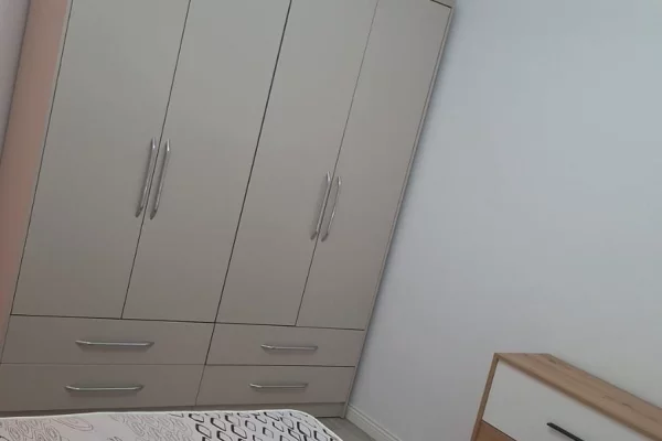 Shtepi me qera 2+1 ne Tirane - 450 Euro