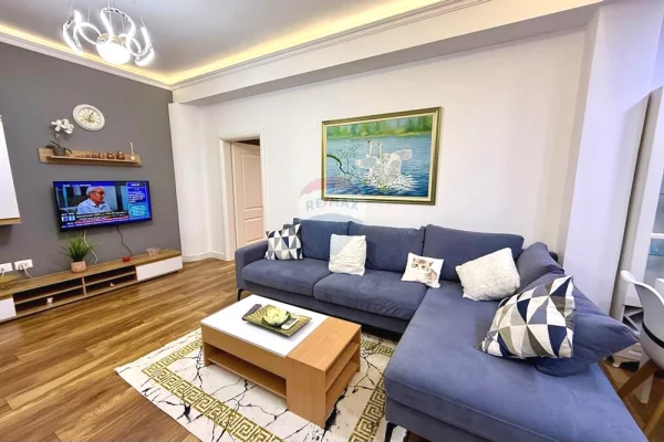 Shtepi me qera 1+1 ne Tirane - 65,000 Leke