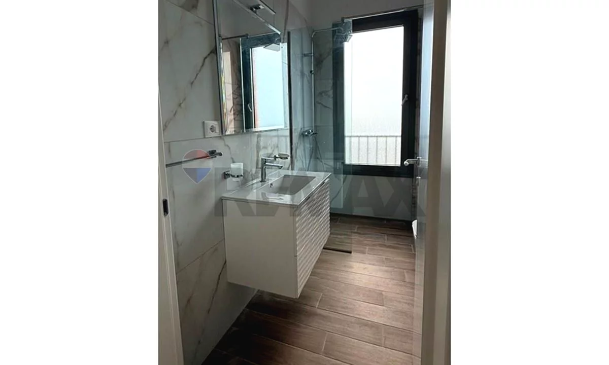 Shtepi me qera Apartament ne Tirane, 2+1, Mobilimi E mobiluar, Pagesa 950  Euro.