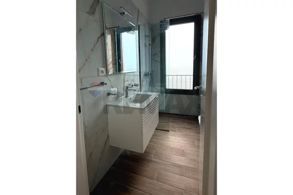 Apartament  2+1+2 me Qira + Post Parkimi – Rruga e Dibrës, Tiranë