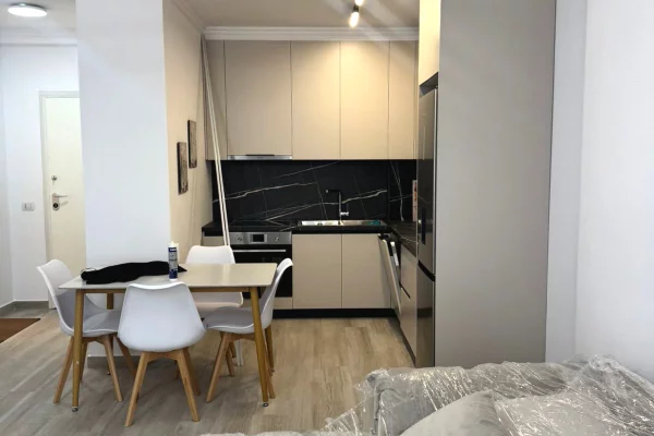 Shtepi me qera Apartament ne Tirane, 1+1, Mobilimi E mobiluar, Pagesa 60,000  Leke.