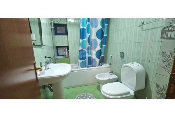 Shtepi me qera Apartament ne Tirane, 1+1, Mobilimi E mobiluar, Pagesa 700  Euro.