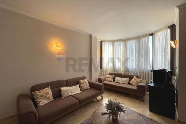 Shtepi ne shitje Apartament ne Tirane, 2+1, Mobilimi E mobiluar, Pagesa 227,000  Euro.