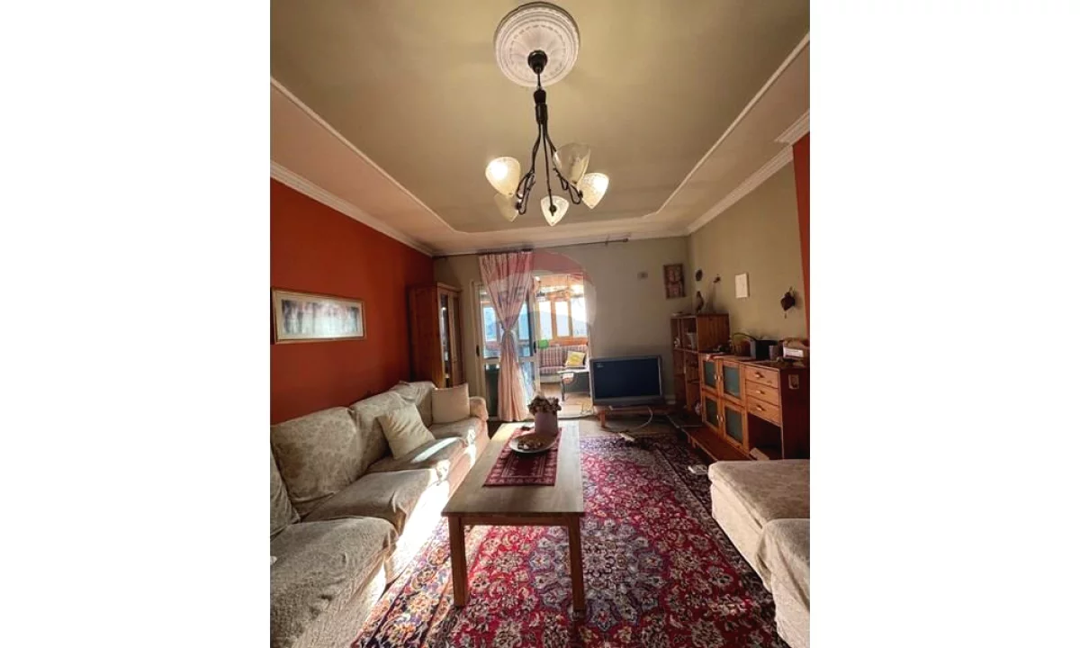 Shtepi me qera Apartament ne Tirane, 2+1, Mobilimi E mobiluar, Pagesa 500  Euro.