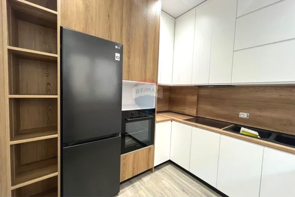 Shtepi me qera Apartament ne Tirane, 2+1, Mobilimi E mobiluar, Pagesa 1,300  Euro.