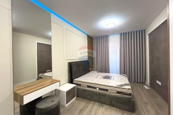 Shtepi me qera Apartament ne Tirane, 2+1, Mobilimi E mobiluar, Pagesa 1,300  Euro.