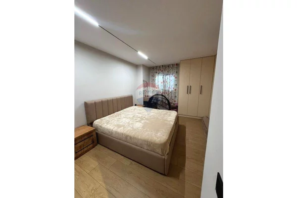 Shtepi me qera Apartament ne Tirane, Garsoniere, Mobilimi E mobiluar, Pagesa 40,000  Leke.