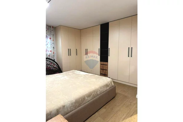 Shtepi me qera Apartament ne Tirane, Garsoniere, Mobilimi E mobiluar, Pagesa 40,000  Leke.