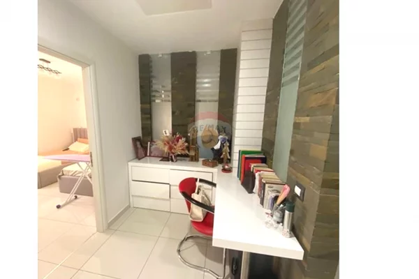 Shtepi ne shitje Apartament ne Tirane, 2+1, Mobilimi E mobiluar, Pagesa 17,000,000  Leke.