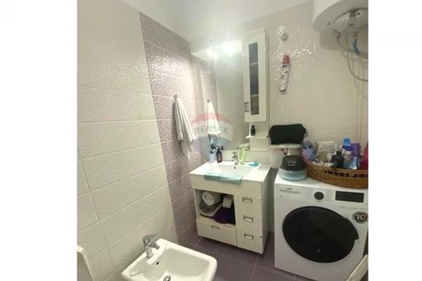Shtepi ne shitje Apartament ne Tirane, 2+1, Mobilimi E mobiluar, Pagesa 17,000,000  Leke.