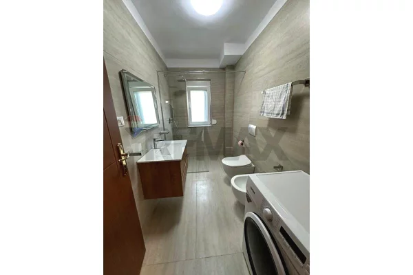 Shtepi me qera Apartament ne Tirane, 2+1, Mobilimi E mobiluar, Pagesa 650  Euro.