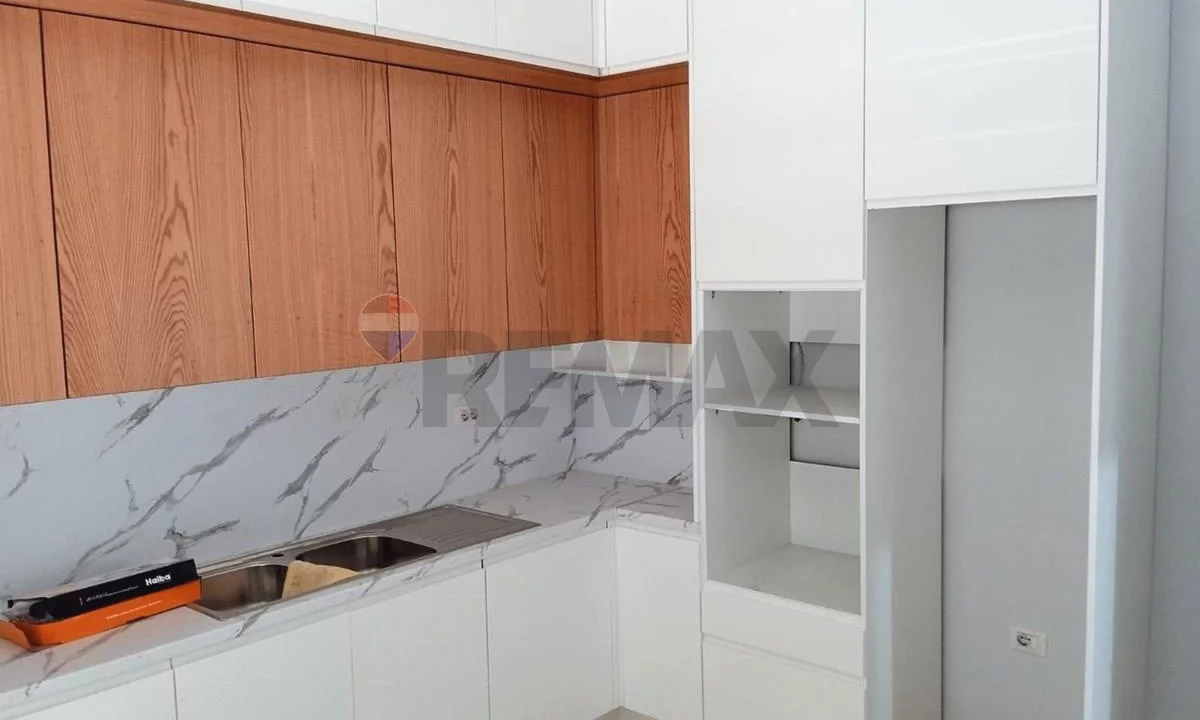 Shtepi me qera Shtepi Private ne Tirane, 3+1, Mobilimi E mobiluar, Pagesa 700  Euro.