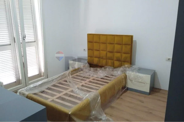 Shtepi me qera Shtepi Private ne Tirane, 3+1, Mobilimi E mobiluar, Pagesa 700  Euro.
