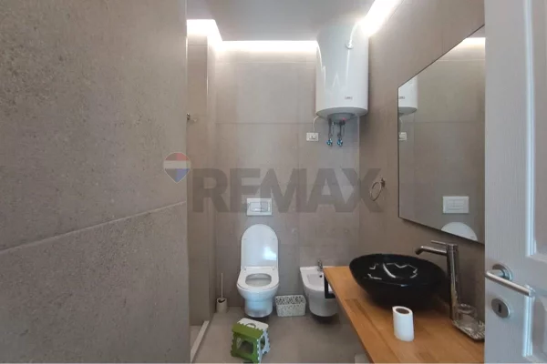 Shtepi me qera Apartament ne Tirane, 2+1, Mobilimi E mobiluar, Pagesa 750  Euro.