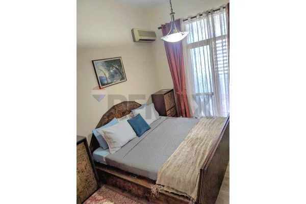Shtepi me qera Apartament ne Tirane, 3+1, Mobilimi E mobiluar, Pagesa 650  Euro.