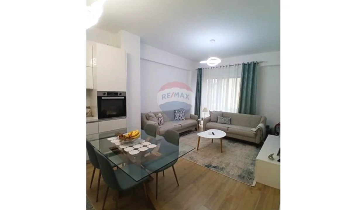 Shtepi me qera Apartament ne Tirane, 2+1, Mobilimi E mobiluar, Pagesa 650  Euro.