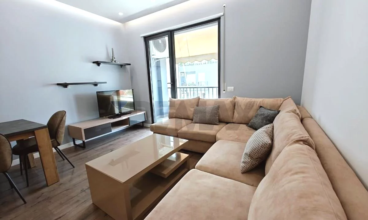 Shtepi me qera Apartament ne Tirane, 2+1, Mobilimi E mobiluar, Pagesa 65,000  Leke.