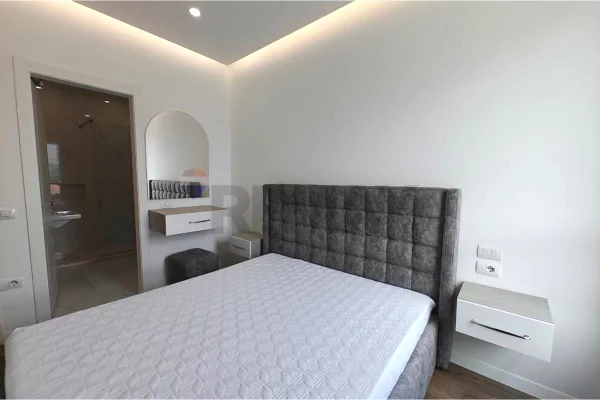 Shtepi me qera Apartament ne Tirane, 2+1, Mobilimi E mobiluar, Pagesa 65,000  Leke.