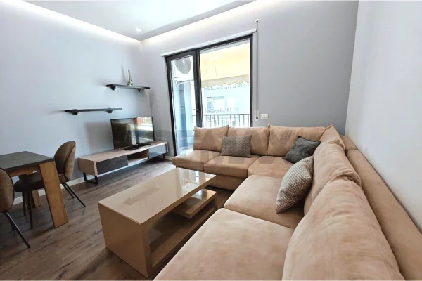 Shtepi me qera 2+1 ne Tirane - 65,000 Leke