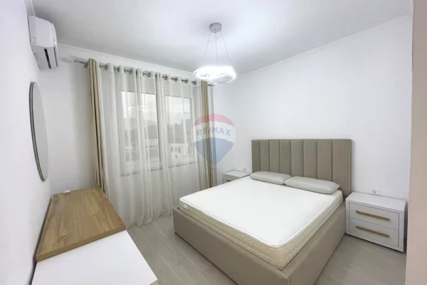 Shtepi me qera Apartament ne Tirane, 2+1, Mobilimi E mobiluar, Pagesa 1,200  Euro.
