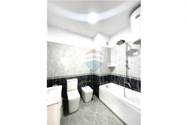 Shtepi me qera Apartament ne Tirane, 2+1, Mobilimi E mobiluar, Pagesa 1,200  Euro.