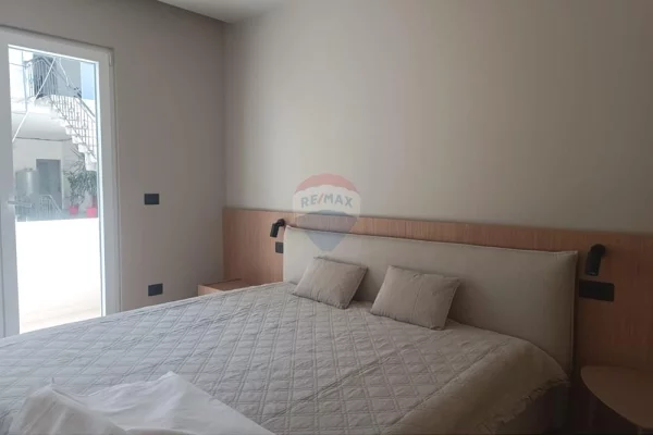 Shtepi me qera Apartament ne Tirane, 2+1, Mobilimi E mobiluar, Pagesa 1,000  Euro.