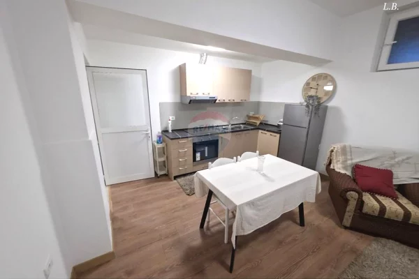 Jepet me Qira Apartament 1+1  Rruga Bill klinton