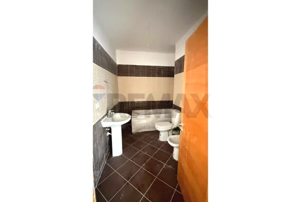 Apartment for sale in Tirana 2+1, Emty
