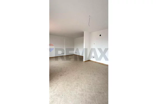 Apartment for sale in Tirana 2+1, Emty