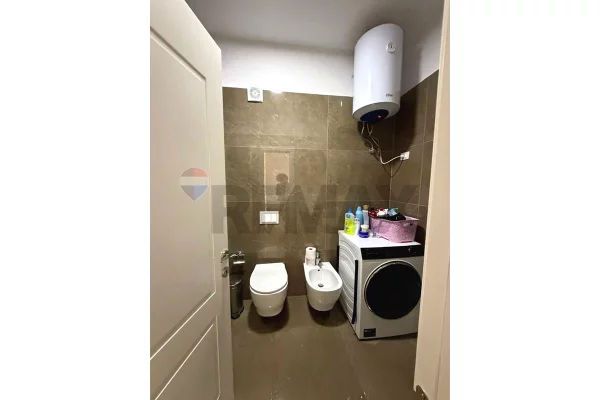 Shtepi ne shitje Apartament ne Tirane, 1+1, Mobilimi E mobiluar, Pagesa 145,000  Euro.