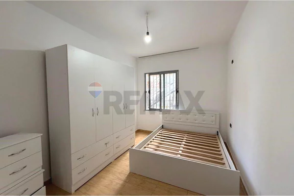 Shtepi me qera Apartament ne Tirane, 1+1, Mobilimi E mobiluar, Pagesa 50,000  Leke.