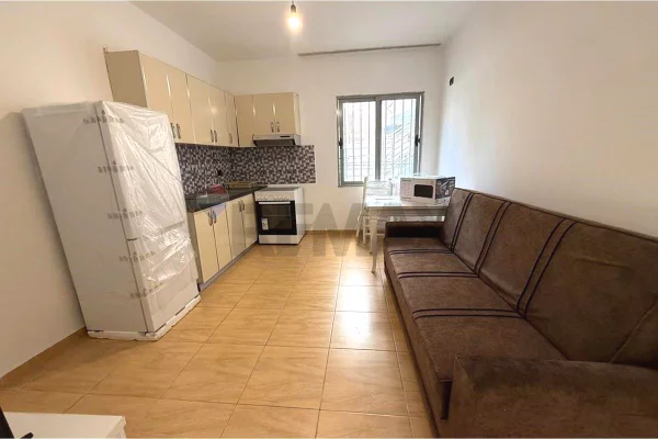 Shtepi me qera 1+1 ne Tirane - 50,000 Leke