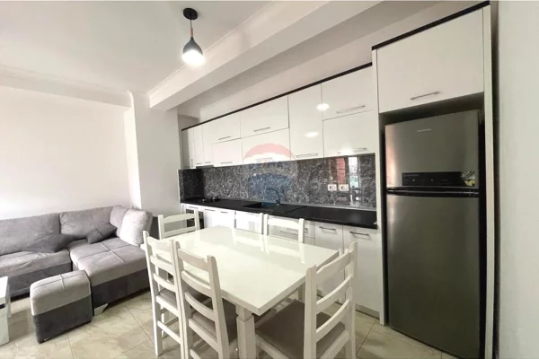 Shtepi me qera Apartament ne Tirane, 1+1, Mobilimi E mobiluar, Pagesa 55,000  Leke.