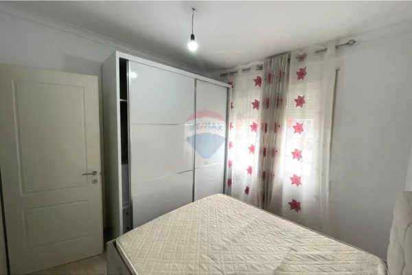 Shtepi me qera Apartament ne Tirane, 1+1, Mobilimi E mobiluar, Pagesa 55,000  Leke.
