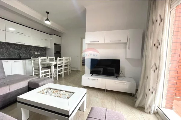 Shtepi me qera 1+1 ne Tirane - 55,000 Leke