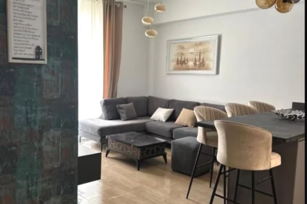 Shtepi me qera Apartament ne Tirane, 2+1, Mobilimi E mobiluar, Pagesa 70,000  Leke.